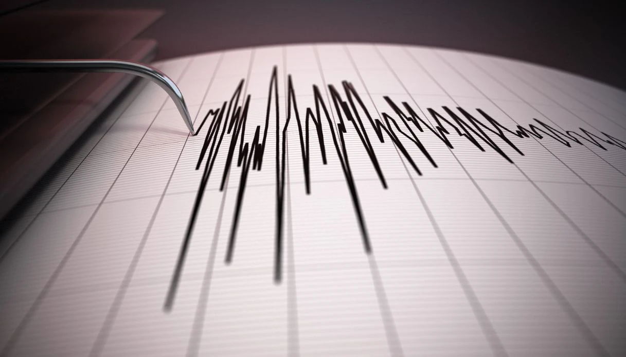 terremoto sei scosse ravvicinate tanta paura in italia