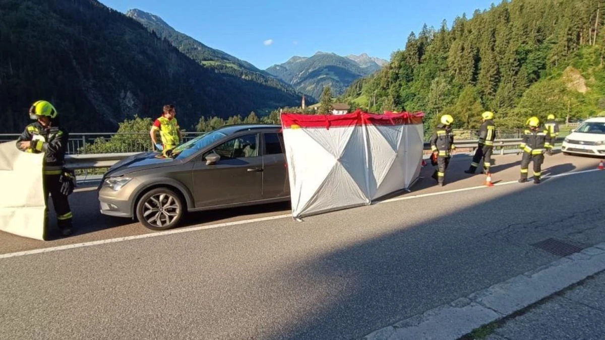 Incidente choc, investita e trascinata per metri sotto gli occhi di tutti Incidente choc, investita e trascinata per metri sotto gli occhi di tutti