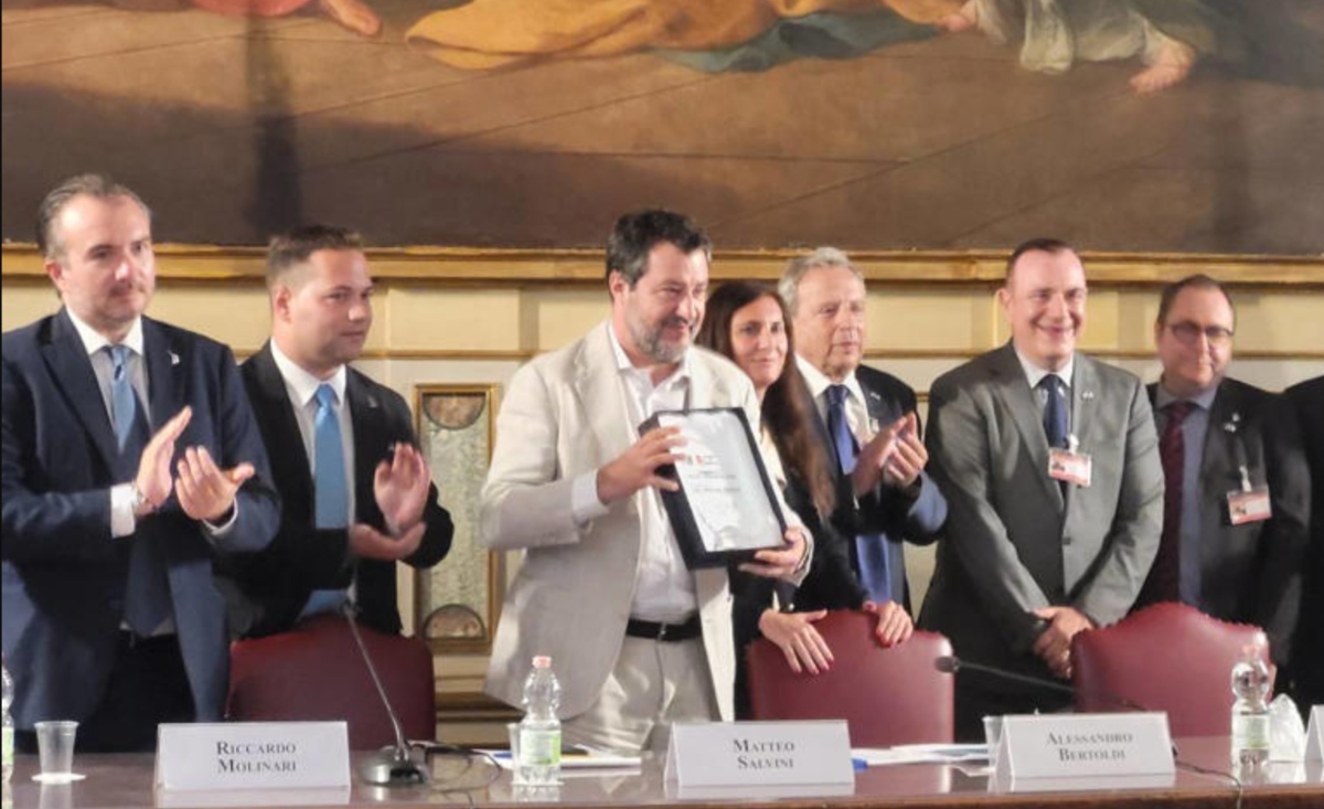 oscena bufera sul governo 232 alta tensione in aula