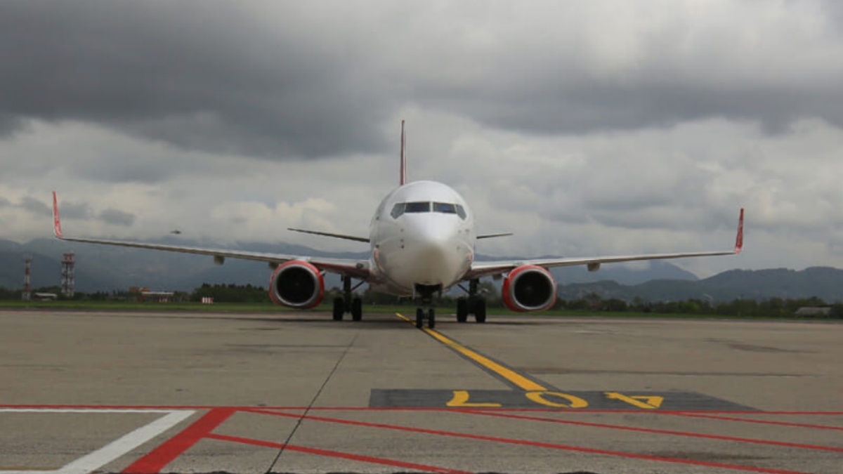 Risucchiato dal motore dell’aereo, la terrificante scoperta sulla vittima: “Cosa ha fatto” Risucchiato dal motore dell’aereo, la terrificante scoperta sulla vittima: “Cosa ha fatto”