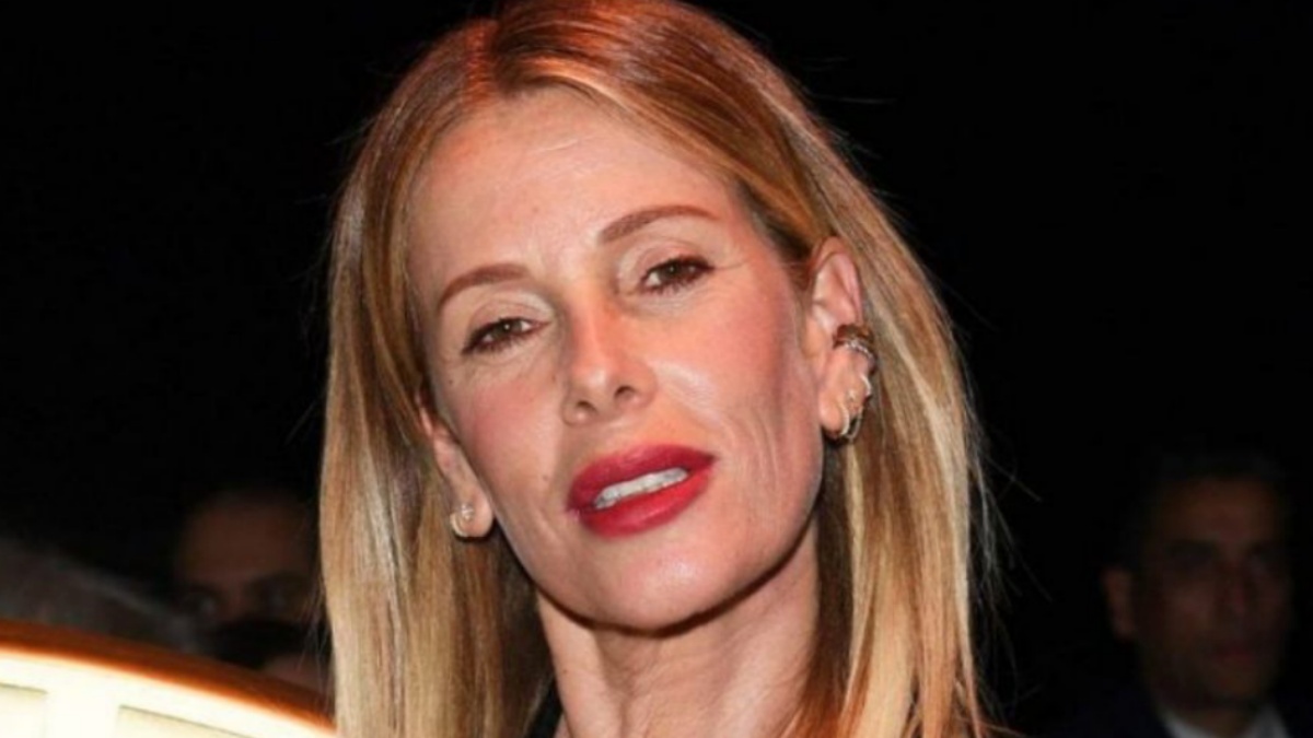 Alessia Marcuzzi lascia la Rai, nuovo inizio per lei: dove la rivedremo Alessia Marcuzzi lascia la Rai, nuovo inizio per lei: dove la rivedremo