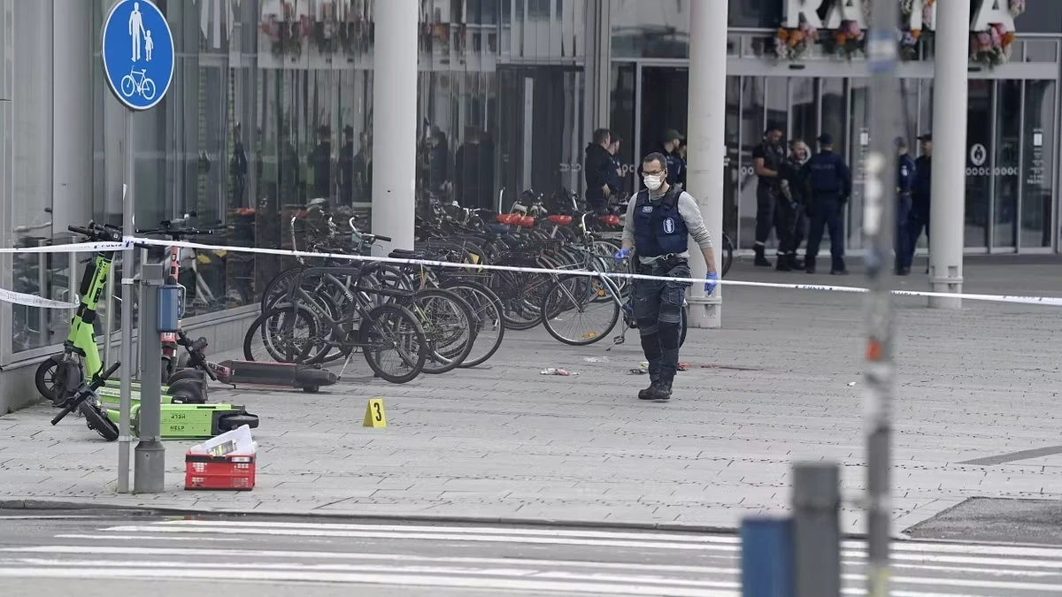 Brutale attacco al centro commerciale: il dramma in un attimo, feriti e persone in fuga