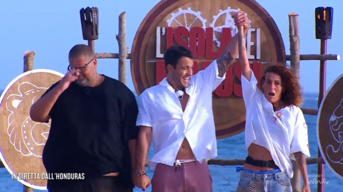 “L’Isola dei famosi”, vince Cristina: poi la decisione che nessuno si aspettava