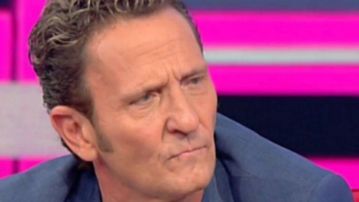 Dramma per il figlio di Enzo Salvi: l’attore va su tutte le furie. Cos’è successo Dramma per il figlio di Enzo Salvi: l’attore va su tutte le furie. Cos’è successo