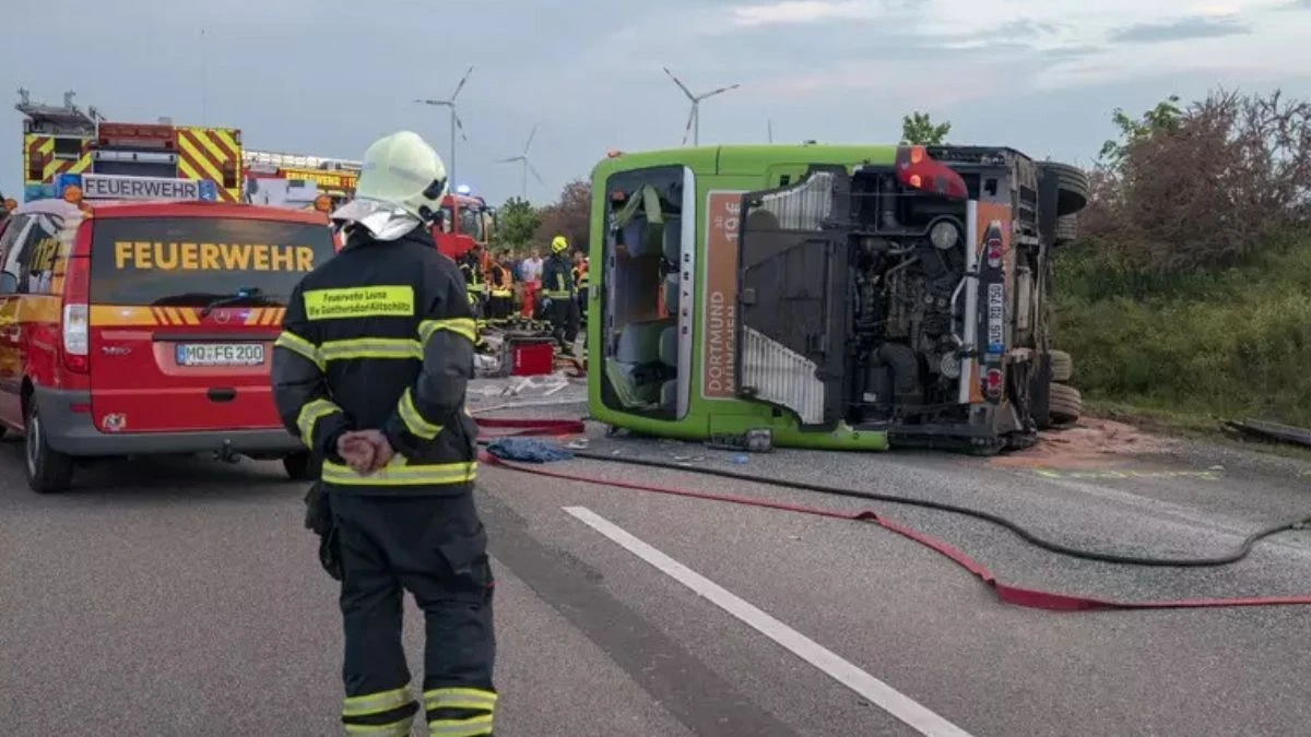 Pullman Flixbus si ribalta, dramma in autostrada