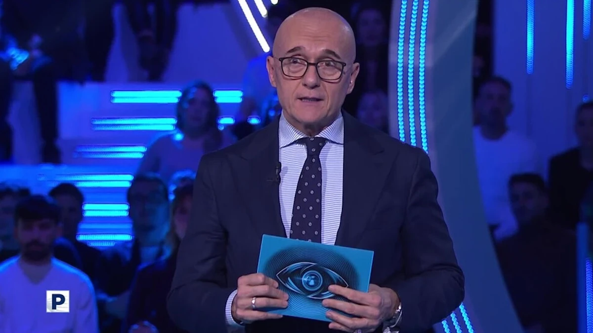 grande fratello 2025 un ex concorrente squalificato nel cast scoppia la polemica