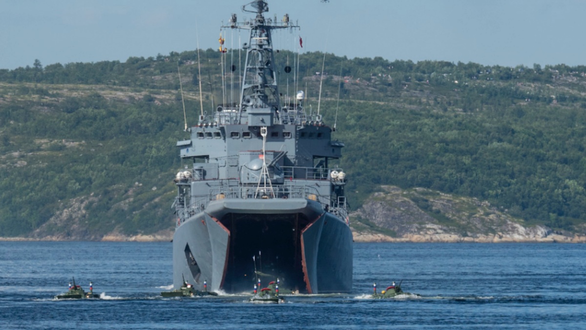 Navi russe in Italia, interviene l’aeronautica: cosa sta succedendo Navi russe in Italia, interviene l’aeronautica: cosa sta succedendo