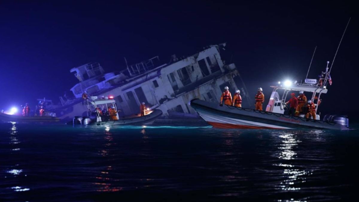 Affonda traghetto con decine di persone a bordo: ci sono morti