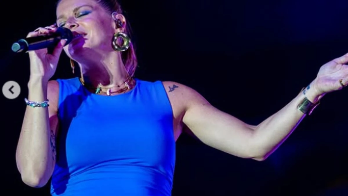 Alessandra Amoroso e le critiche sulla gravidanza: la sua reazione è da applausi