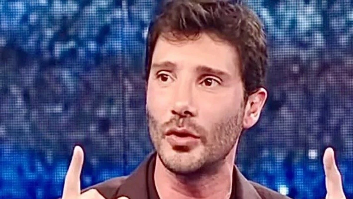 Stefano De Martino, cosa rischia davvero dopo il video hot? Tutta la verità (e qualche curiosità) Stefano De Martino, cosa rischia davvero dopo il video hot? Tutta la verità (e qualche curiosità)