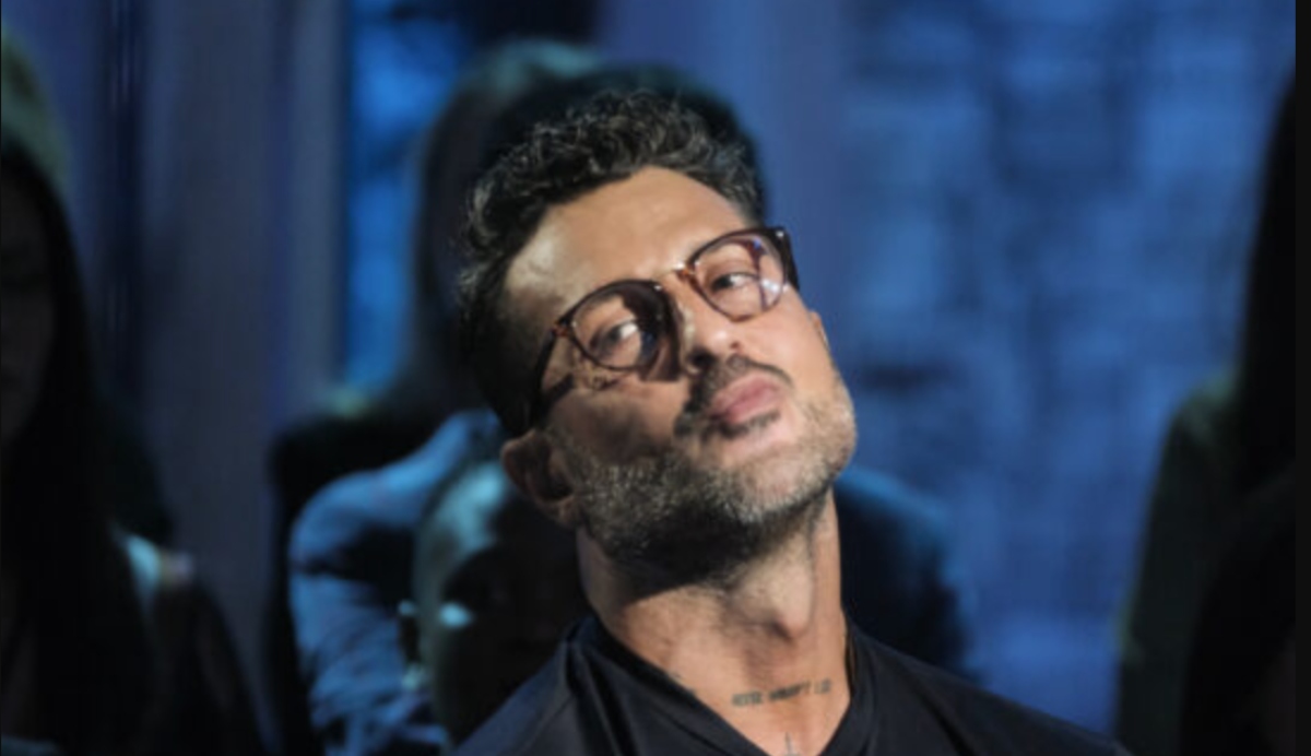 Fabrizio Corona ammette esperienze con altri uomini: “Lo ammetto”