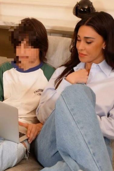 “È solo per i like”: attacco durissimo a Belen Rodriguez dalla collega vip