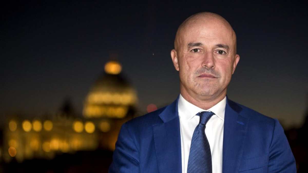 gianluigi nuzzi torna su canale 5 con dentro la notizia dal primo settembre