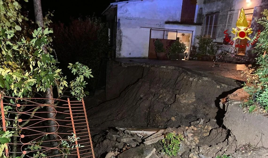 maltempo frana travolge casa in italia chi c8217era dentro