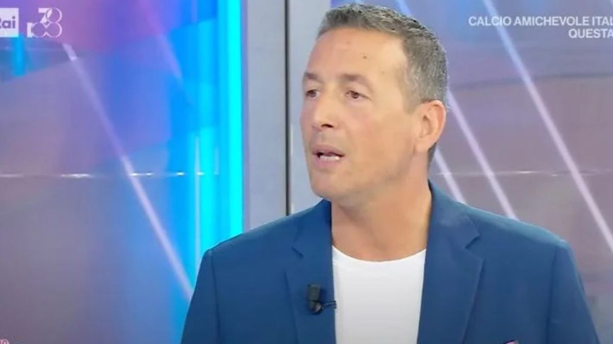 Alessandro Greco ferma tutto a “Unomattina” e scoppia la bufera a fine puntata (VIDEO)