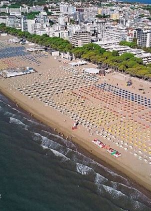 Lignano Sabbiadoro, turista morto per un malore in acqua