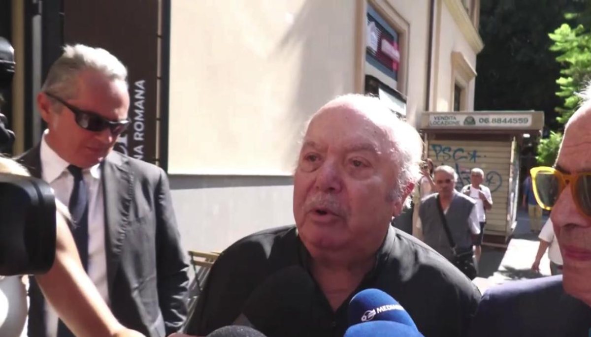 addio a pippo baudo lino banfi alla camera ardente ma finisce male mi sei scaduto