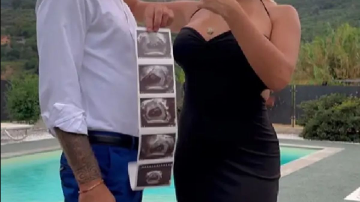 La figlia della famosissima è incinta: la gioia della futura nonna super vip