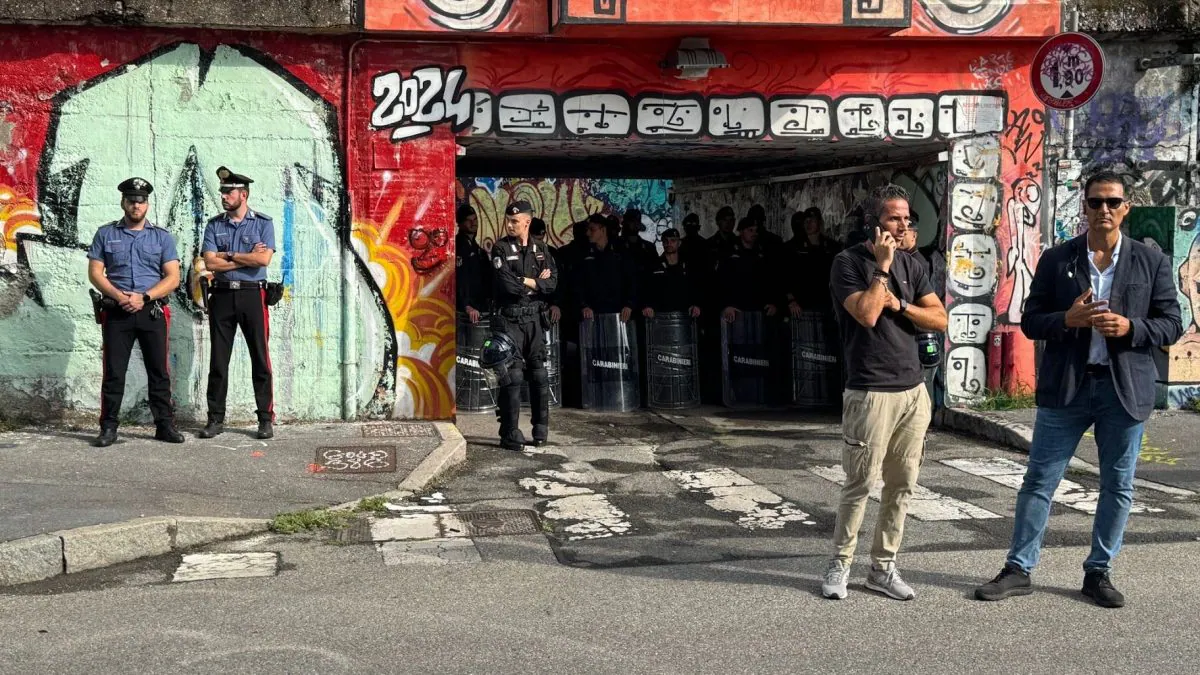 Blitz al Leoncavallo, Ilaria Salis incita alla rivolta ma finisce male sui social