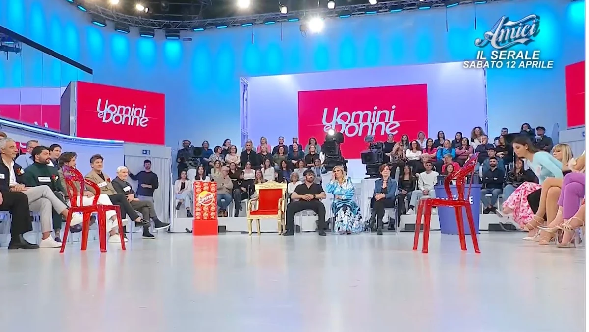 Uomini e Donne, il clamoroso ritorno (con cambio di trono) sorprende tutti