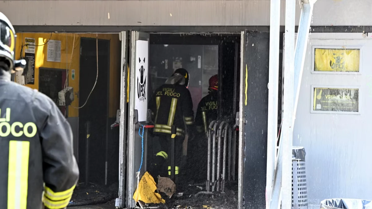 devastante incendio nel celebre teatro italiano 232 crollato tutto