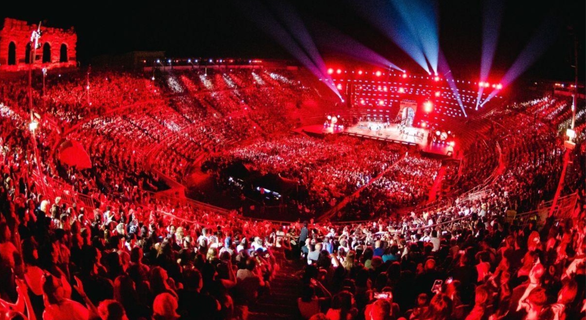 “Non riuscirò ad esserci”, il famoso cantante assente al Power Hits Estate di RTL 102.5 per problemi di salute: cos’ha “Non riuscirò ad esserci”, il famoso cantante assente al Power Hits Estate di RTL 102.5 per problemi di salute: cos’ha
