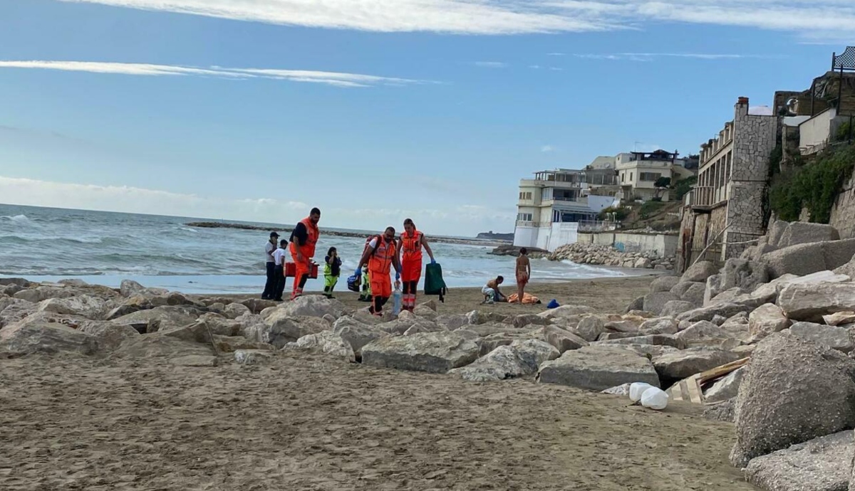 Bimba di 4 anni muore annegato in mare, era in vacanza con i genitori Bimba di 4 anni muore annegato in mare, era in vacanza con i genitori