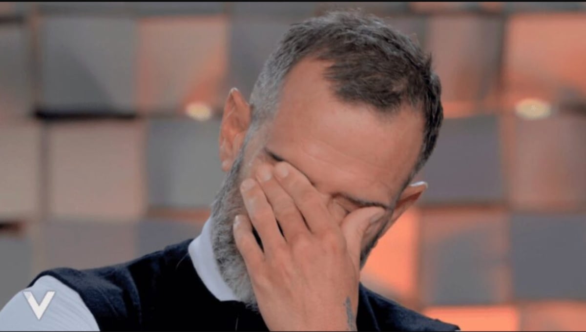 ascanio pacelli in lacrime per la madre a verissimo cosa succede