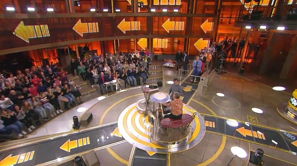 “Avanti un altro!”, il noto volto del programma sostituito: chi al suo posto