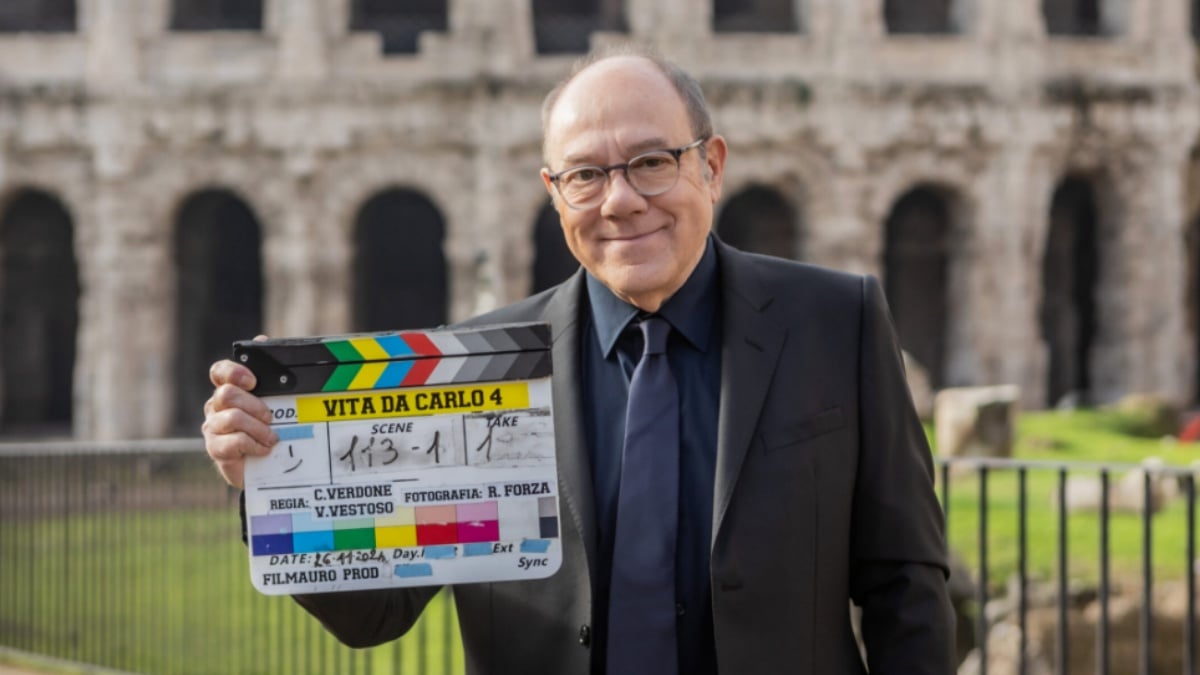 “Vita da Carlo”, quando vedremo la quarta e ultima stagione: le anticipazioni “Vita da Carlo”, quando vedremo la quarta e ultima stagione: le anticipazioni