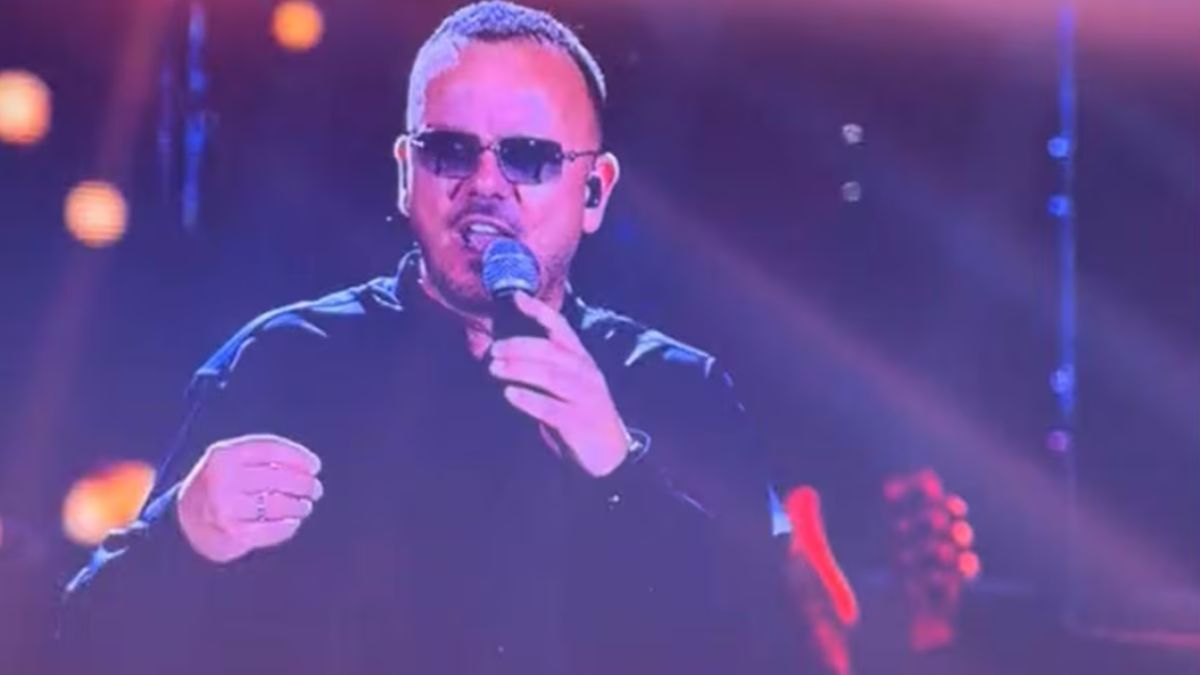 gigi d8217alessio l8217annuncio in lacrime al concerto video