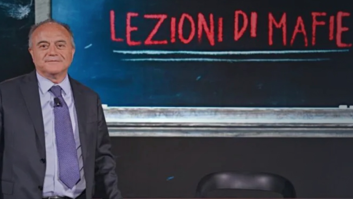 Sfida civile in prima serata: su La7 arriva “Lezioni di Mafie” con Nicola Gratteri Sfida civile in prima serata: su La7 arriva “Lezioni di Mafie” con Nicola Gratteri