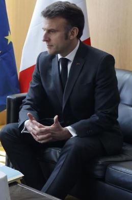 Macron ombrello nucleare