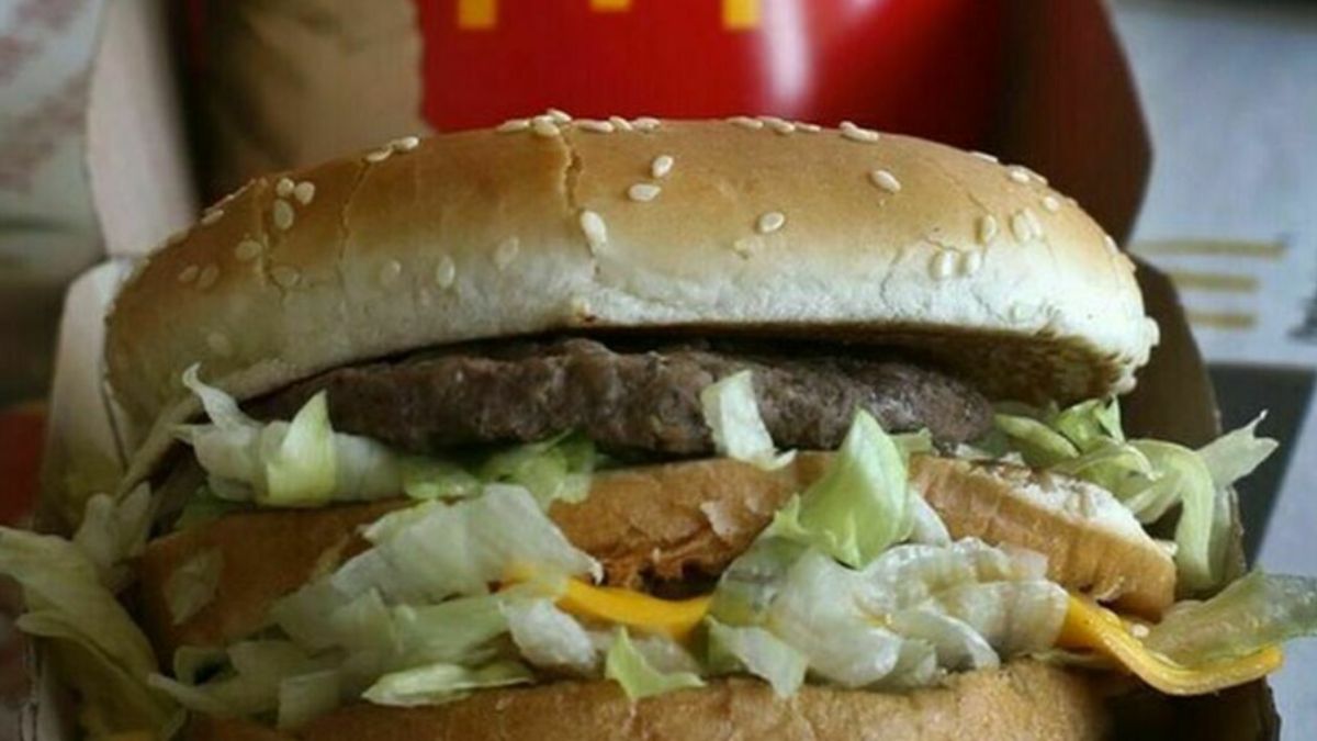 Compra un panino da McDonald’s: ciò che ci trova dentro è raccapricciante