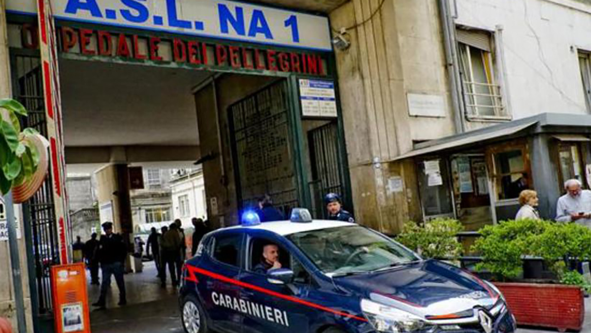 shock in ospedale il famoso della tv da in escandescenza e poi tenta la fuga