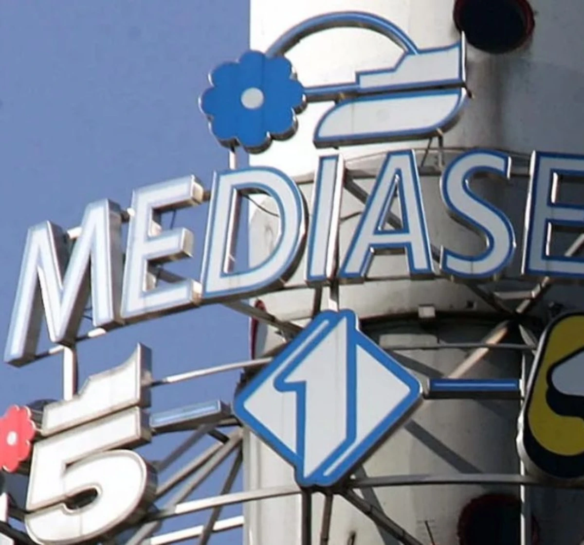 rai ruba storico programma mediaset