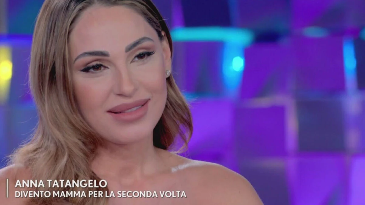 Anna Tatangelo incinta, arriva l’annuncio ufficiale: il nome del bebè