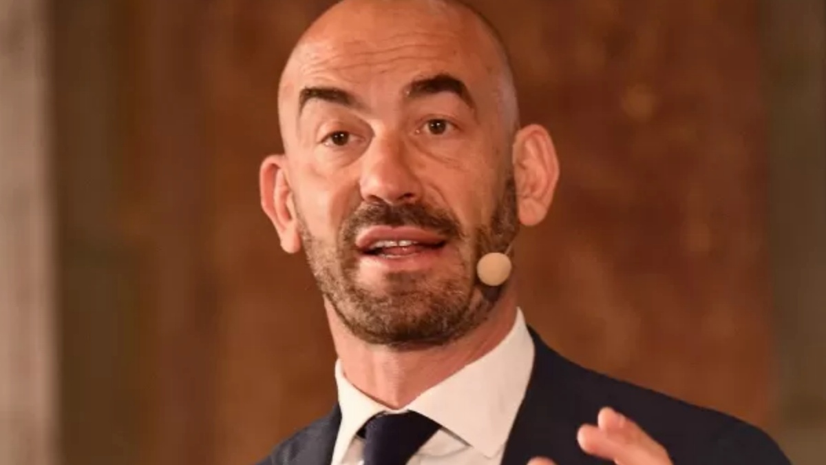 “Rischiamo 20 milioni di casi”. Nuovo allarme: Bassetti avverte gli italiani