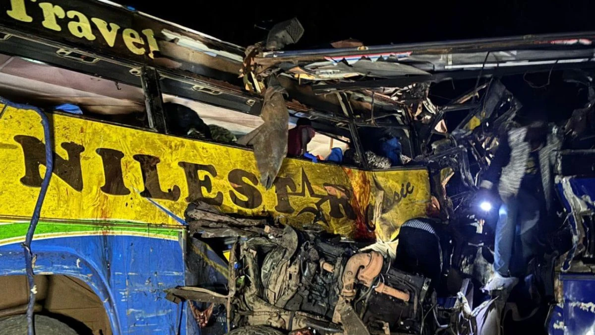 Spaventoso frontale tra autobus durante un sorpasso: almeno 63 morti (VIDEO) Spaventoso frontale tra autobus durante un sorpasso: almeno 63 morti (VIDEO)