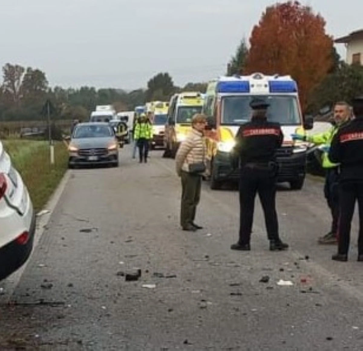 Squadre di soccorso sul luogo dell'incidente mortale