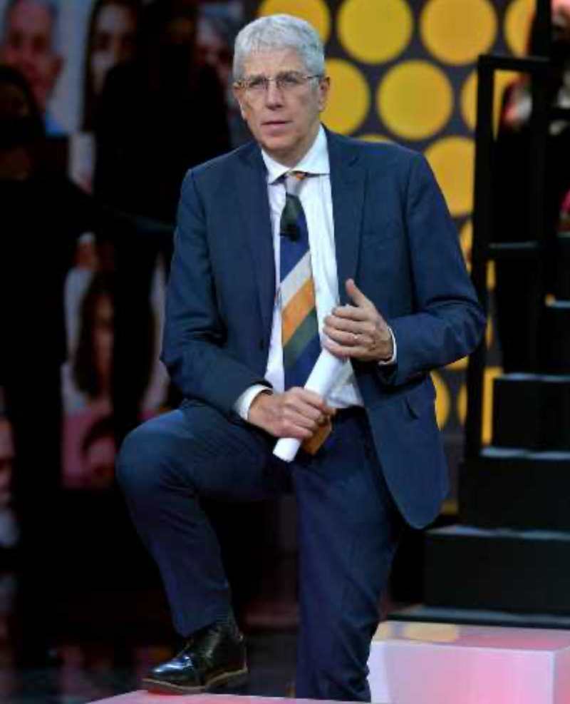 Mario Giordano indignato durante Fuori dal coro