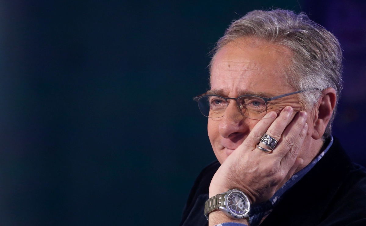 “Un ultimo ballo”, Paolo Bonolis rompe il silenzio: il suo nuovo progetto e il messaggio che nessuno si aspettava “Un ultimo ballo”, Paolo Bonolis rompe il silenzio: il suo nuovo progetto e il messaggio che nessuno si aspettava