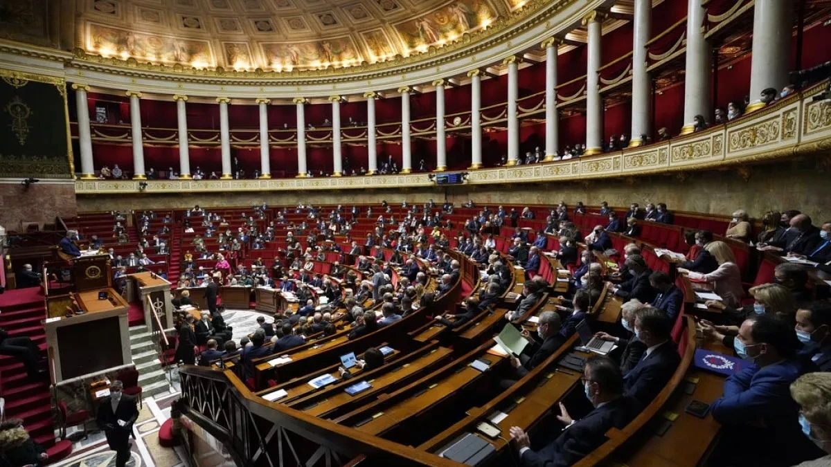 politica nel caos il premier ha annunciato le sue dimissioni cosa succede ora
