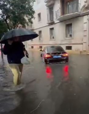 Maltempo a Siviglia, piogge record: persone intrappolate e danni enormi per gli allagamenti