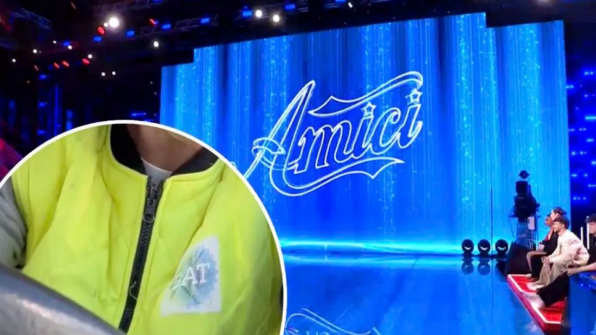 “Amici”, il famoso cantante rivela: “Faccio lo spazzino e canto sul camion” “Amici”, il famoso cantante rivela: “Faccio lo spazzino e canto sul camion”
