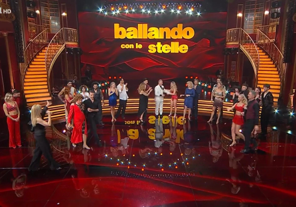 Squadra di Ballando con le Stelle durante un momento di cordoglio