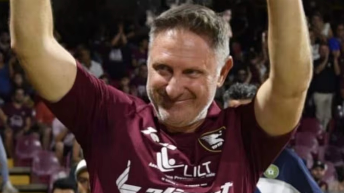 Calcio italiano in lutto, addio a una vera leggenda: ha fatto la storia Calcio italiano in lutto, addio a una vera leggenda: ha fatto la storia