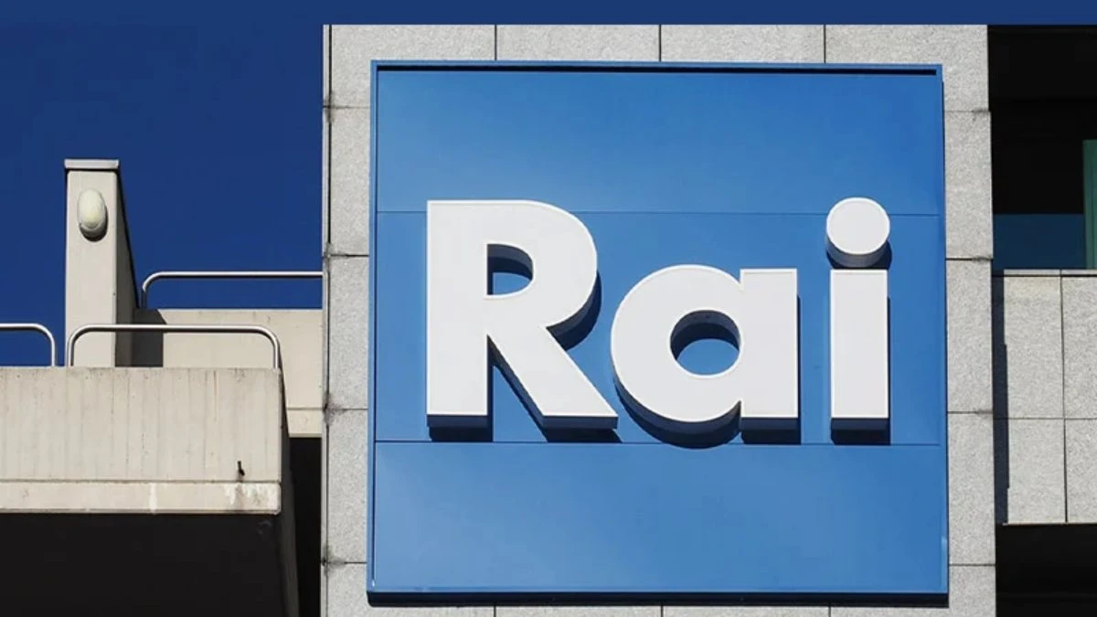 Shock in Rai, cacciato il famoso conduttore: la notizia gela tutti
