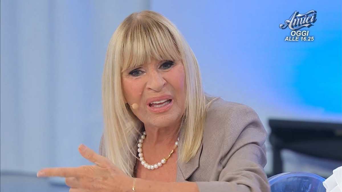 Uomini e Donne, Gemma furibonda con Cinzia e Isabella: volano accuse pesanti