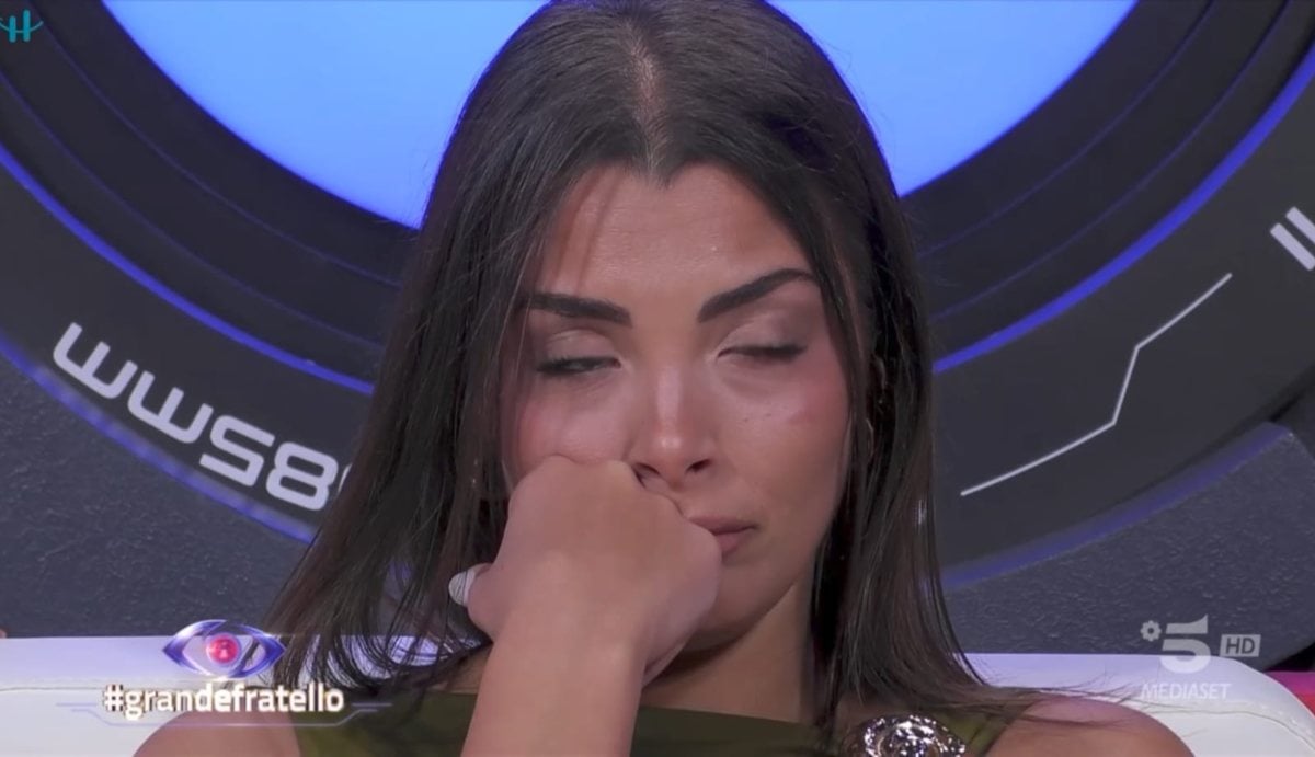 “Cosa mi hanno fatto a 8 anni”. “Grande Fratello”, confessione atroce in diretta. Tutti senza parole